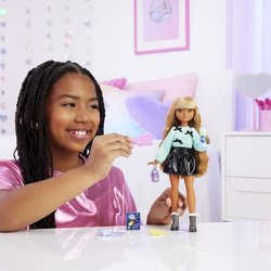 Barbie - Zia, la mejor amiga de tus sueños - Muñeca con 7 accesorios -