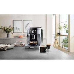 Delonghi Shredder Espresso Machine - Magnifica S SMART - roestvrij sta