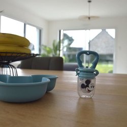 Mordedor de frutas y verduras - THERMOBABY - MICKEY - Silicona