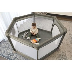 Explore Park - DREAMBABY - 6 sides with fabric base and padded frame -