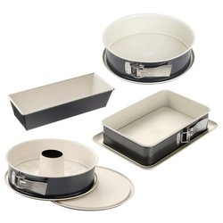 Ensemble de 4 moules a gâteaux de formes différentes de 28 a 32 cm - D