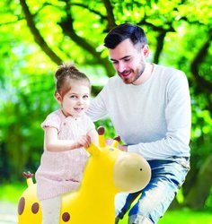 Aufblasbare springende Giraffe  Lexibook  45 cm hoch  inklusive man