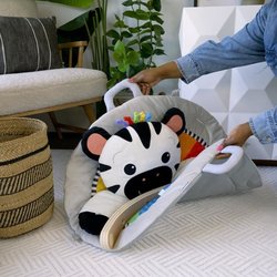 BABY EINSTEIN Zen s Activity Milestones Spielmatte mit Holzstange, mul