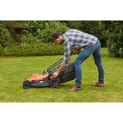 BLACK & DECKER Mower 34cm 1400W - Mango de bicicleta BEMW461BH