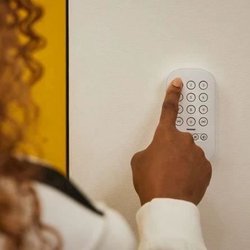 Smart Alarm Kit + Buitensirene - Connected - YALE - 4 accessoires
