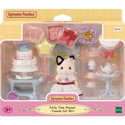 La niña con dos gatos y su bocadillo de cumpleaños - Familias Sylvania